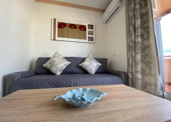 W/balcony View & Pool Apartment Fuengirola