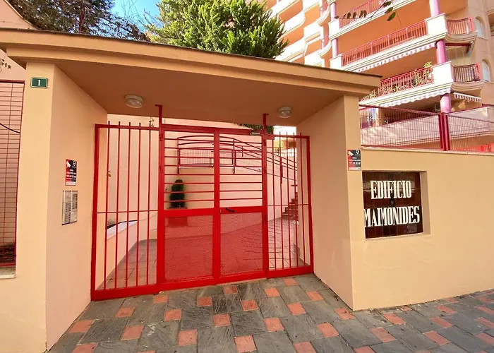 W/balcony View & Pool Fuengirola