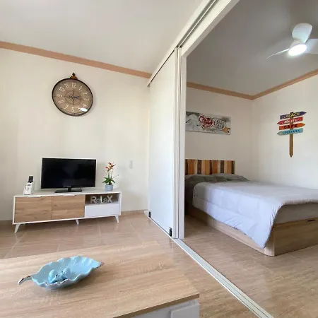 W/balcony View & Pool * 丰希罗拉